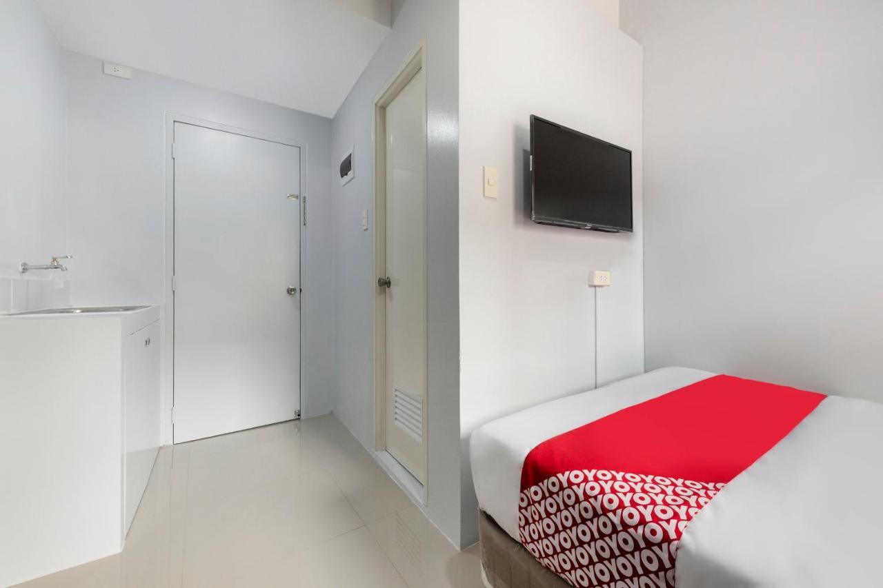 OYO 515 Finnex Hotel Mandaluyong Exterior foto