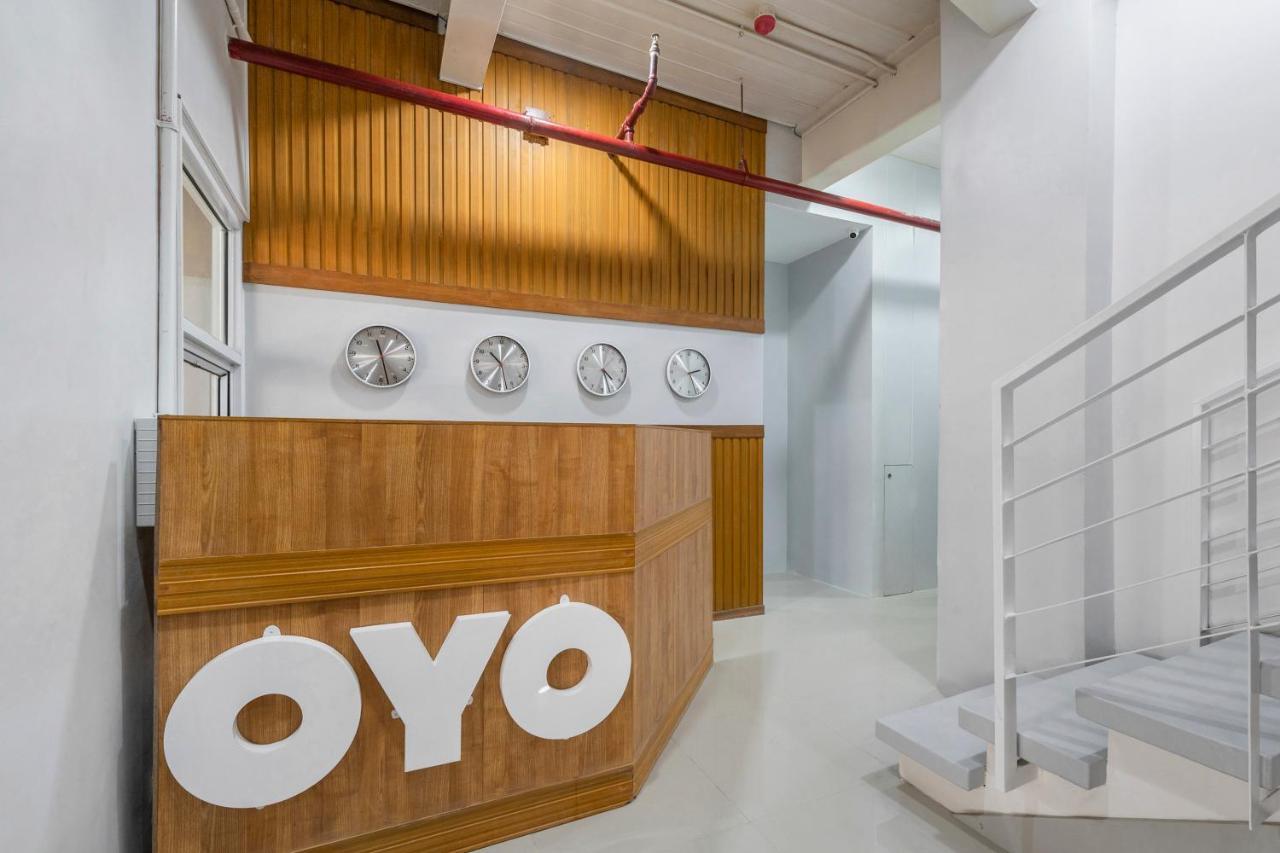 OYO 515 Finnex Hotel Mandaluyong Exterior foto